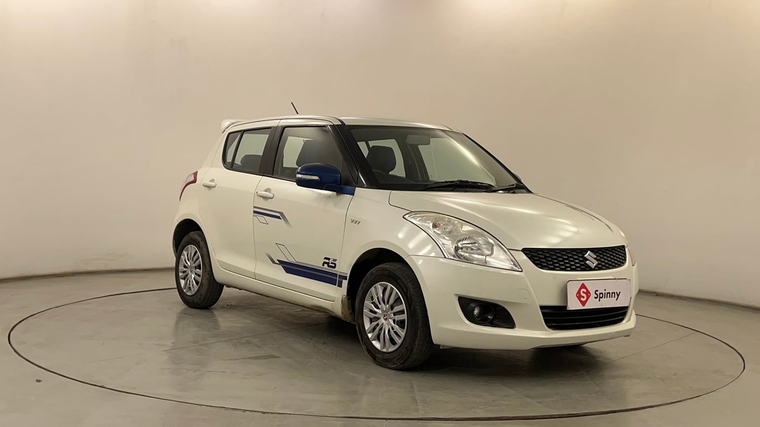Used 2013 Maruti Suzuki Swift VXi Petrol Manual exterior RIGHT FRONT CORNER VIEW
