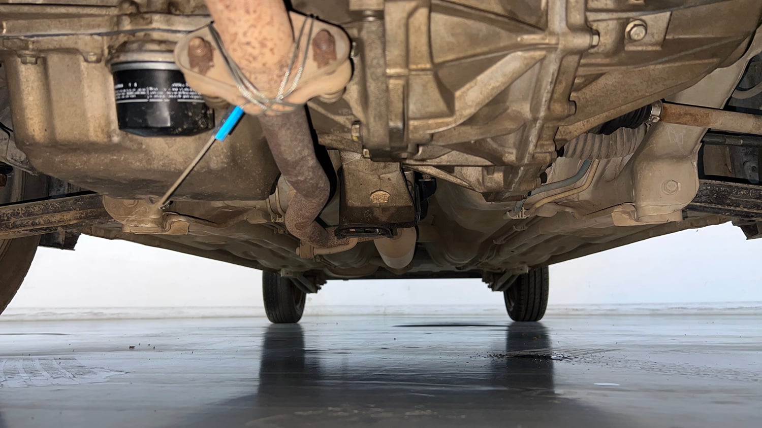Used 2017 maruti-suzuki Alto K10 VXi (O) AMT Petrol Automatic extra FRONT LEFT UNDERBODY VIEW