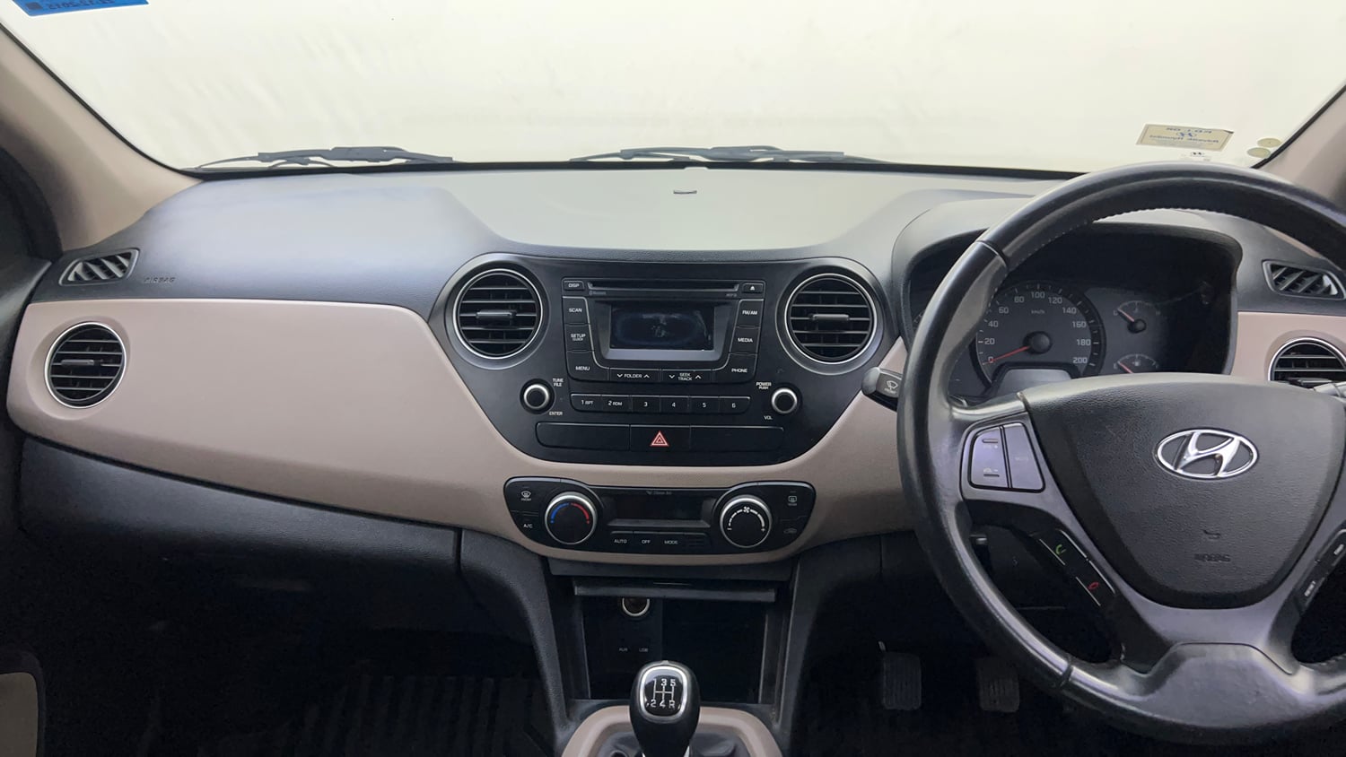 Used 2015 Hyundai Xcent SX 1.2 (O) Petrol Manual interior MUSIC SYSTEM & AC CONTROL VIEW