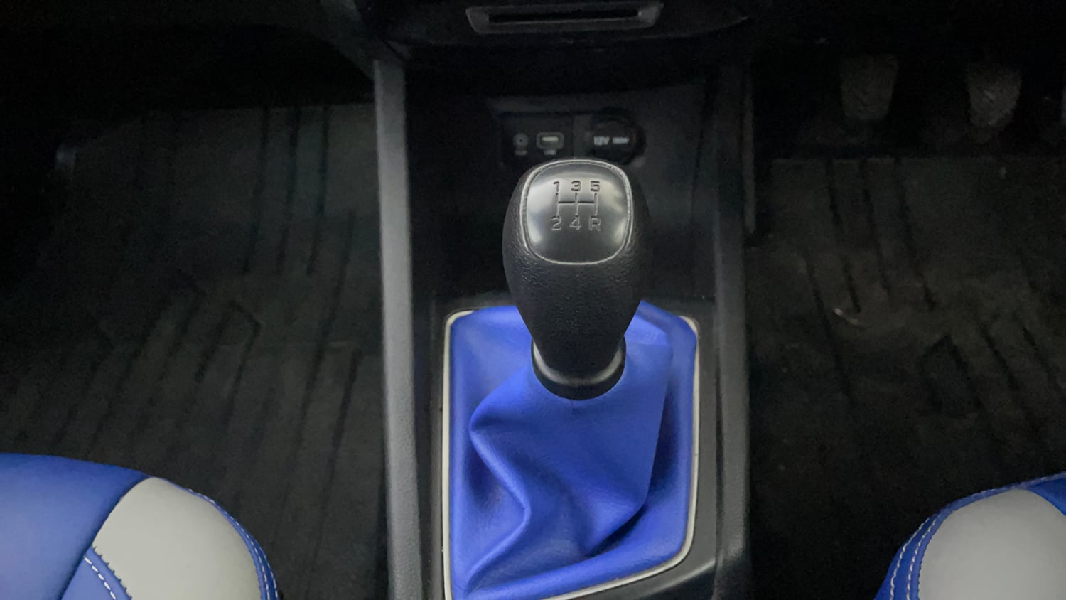 Used 2017 Hyundai Elite i20 Asta 1.2 Petrol Manual interior GEAR  KNOB VIEW