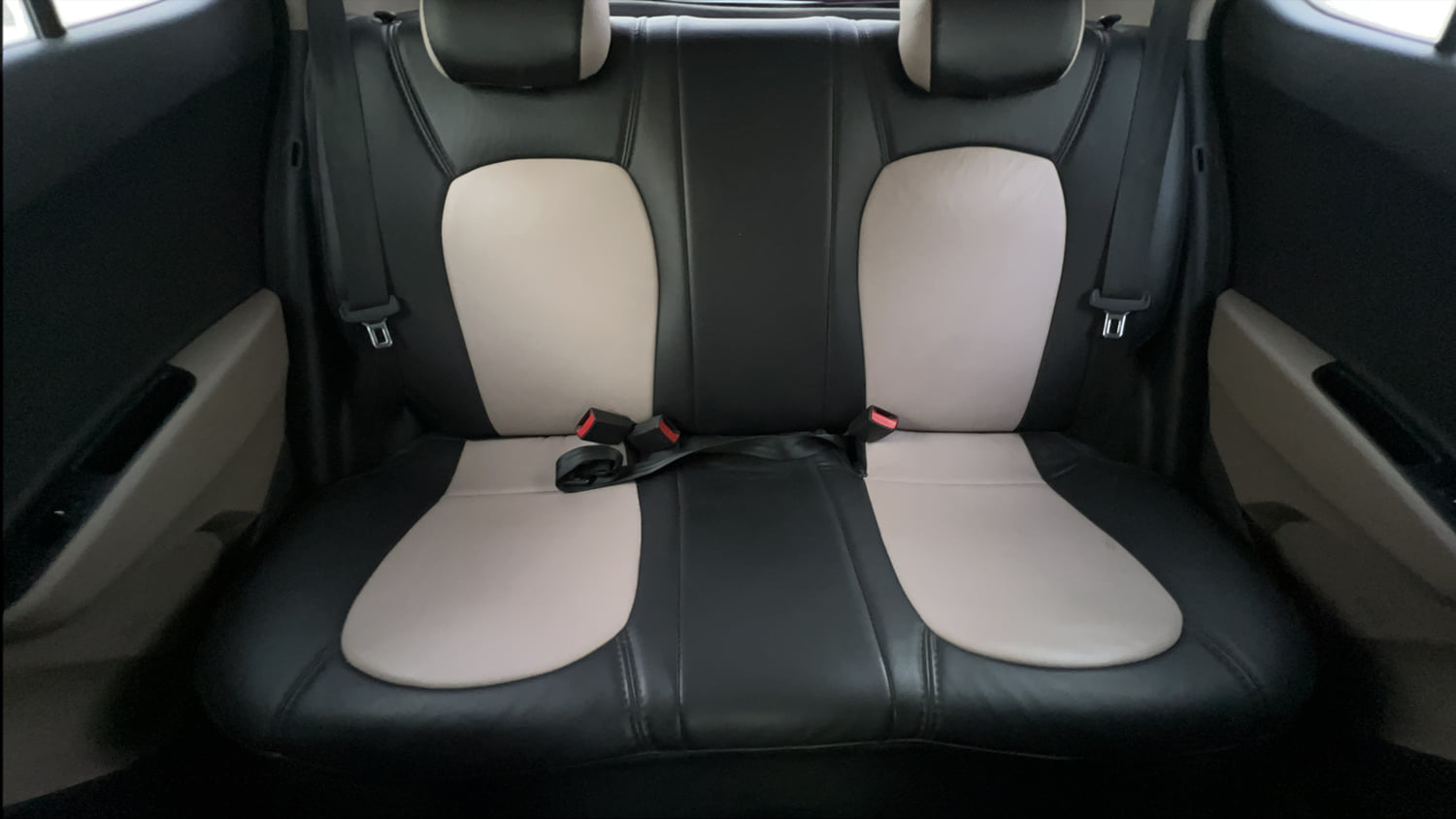Used 2016 Hyundai Grand i10 Asta 1.2 Kappa VTVT (O) Petrol Manual interior REAR SEAT CONDITION VIEW