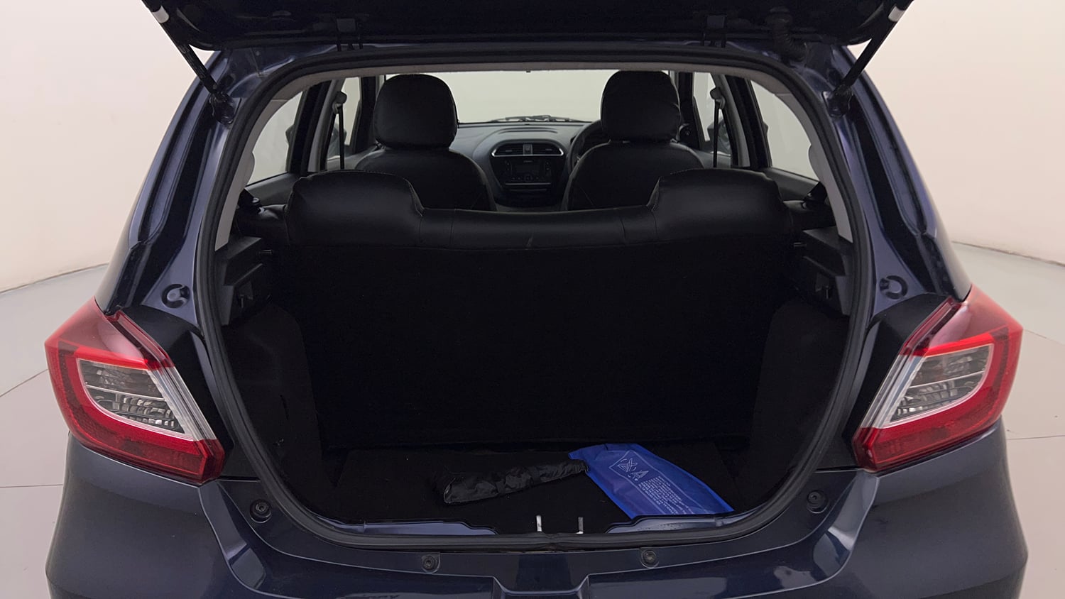 Used 2021 Tata Tiago XT Petrol Manual interior DICKY INSIDE VIEW