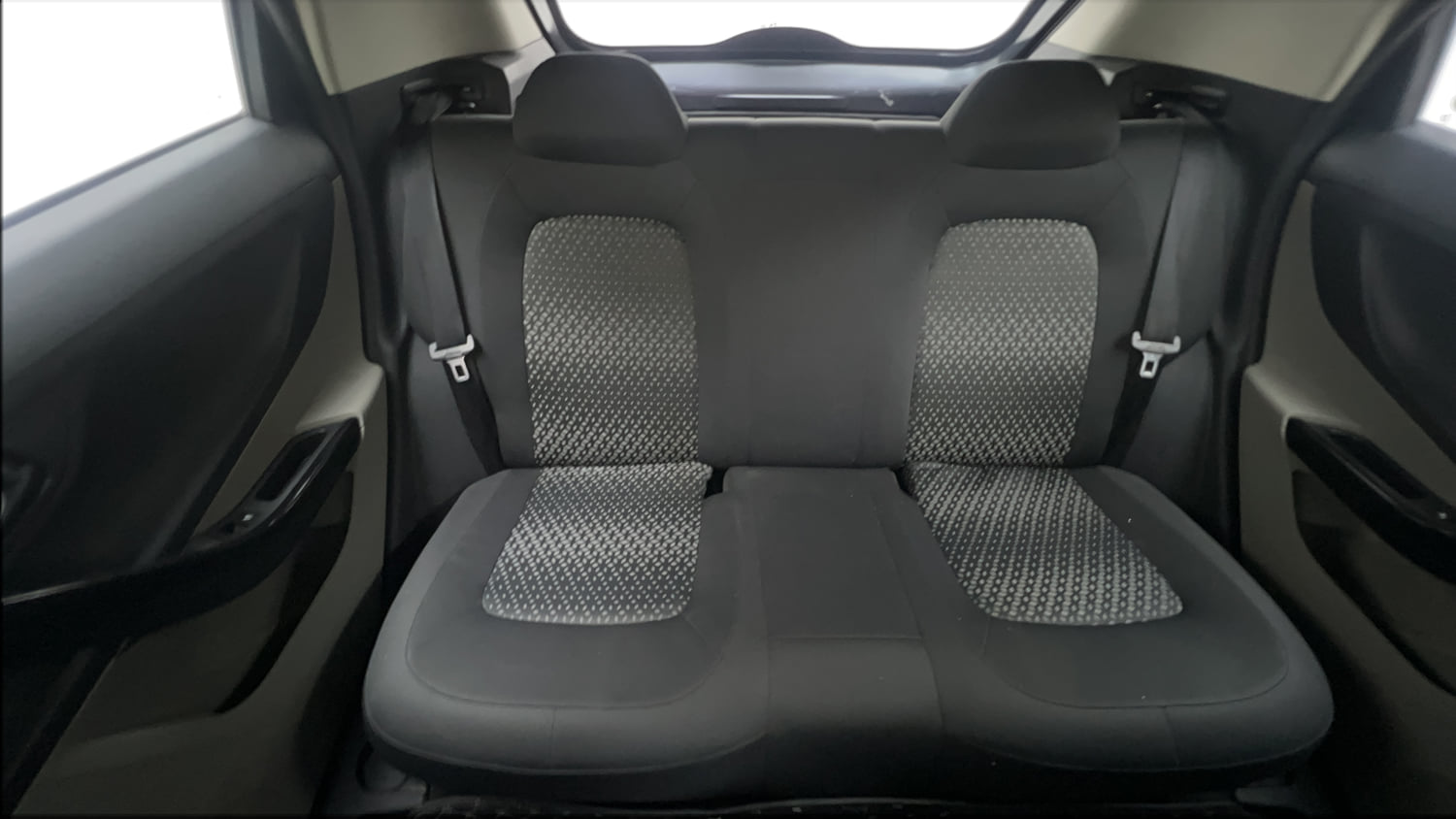 Used 2018 Tata Nexon XM Petrol Manual interior REAR SEAT CONDITION VIEW