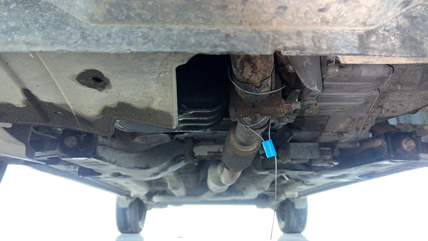 Used 2018 Tata Nexon XM Petrol Manual extra FRONT LEFT UNDERBODY VIEW