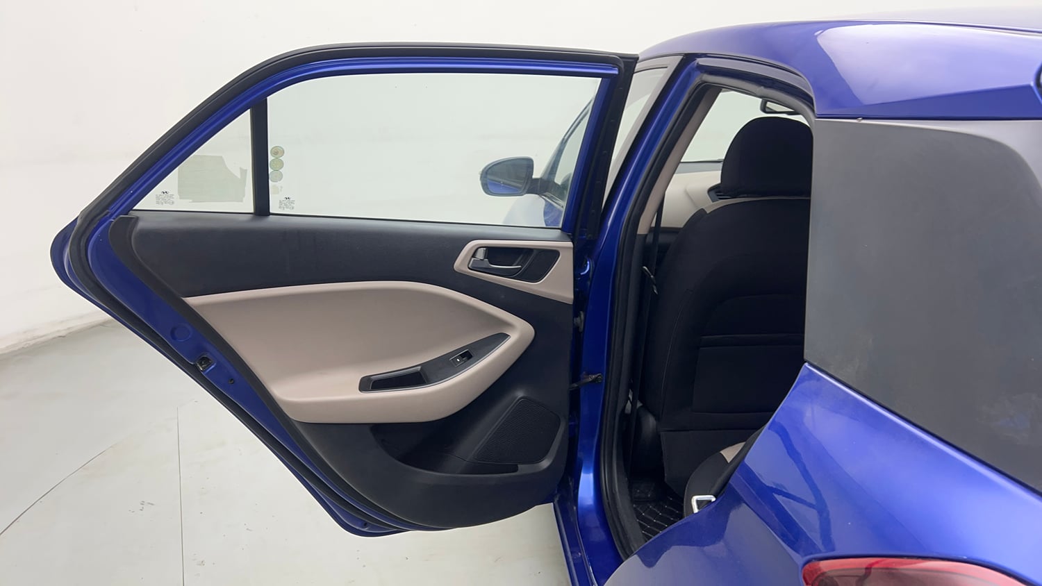 Used 2014 Hyundai Elite i20 Sportz 1.2 Petrol Manual interior LEFT REAR DOOR OPEN VIEW