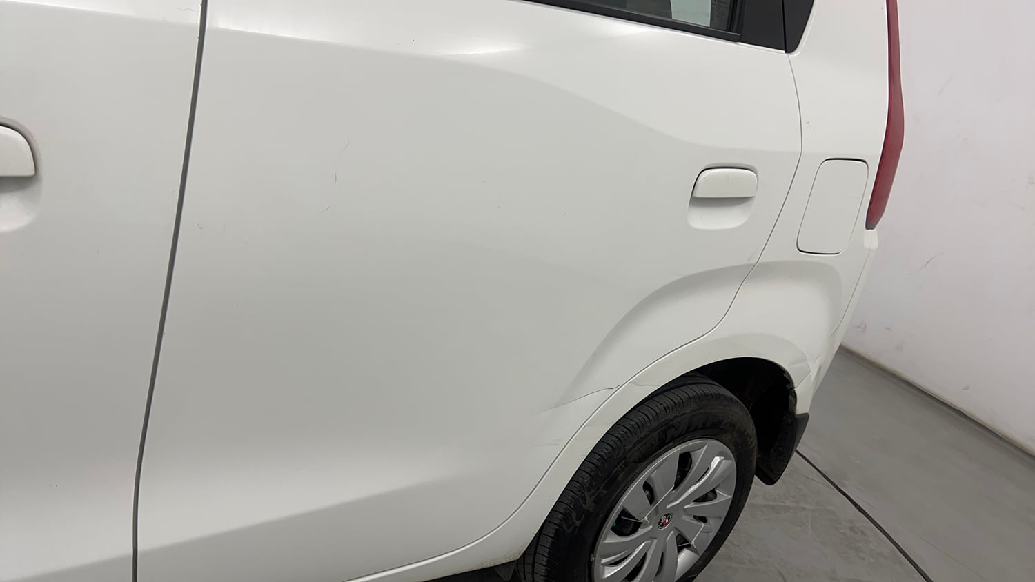 Used 2023 Maruti Suzuki Wagon R ZXI 1.2 Petrol Manual dents MINOR DENT