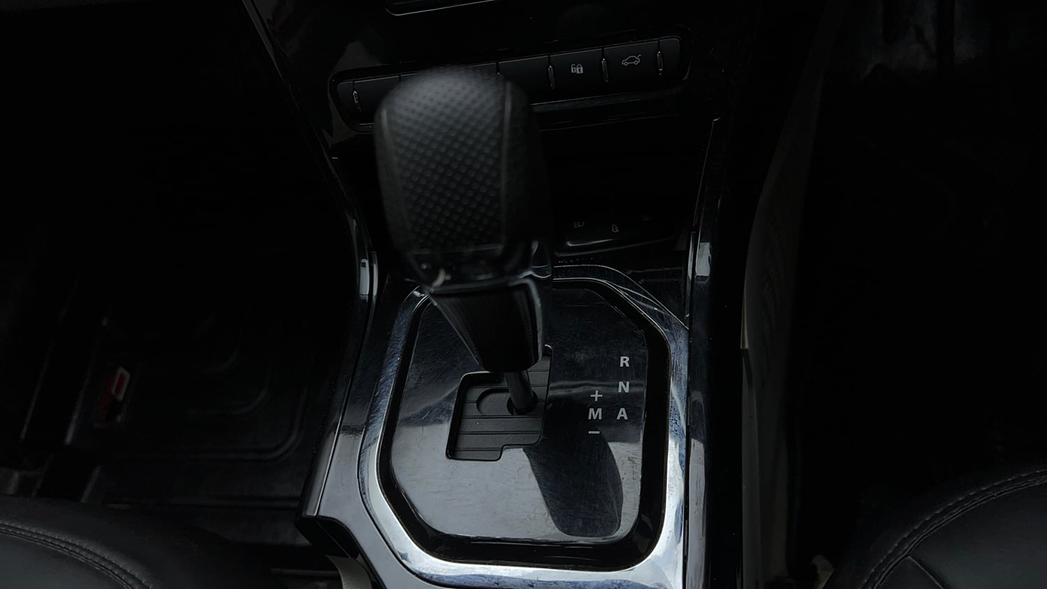 Used 2022 Tata Nexon XZA Plus Petrol Automatic interior GEAR  KNOB VIEW