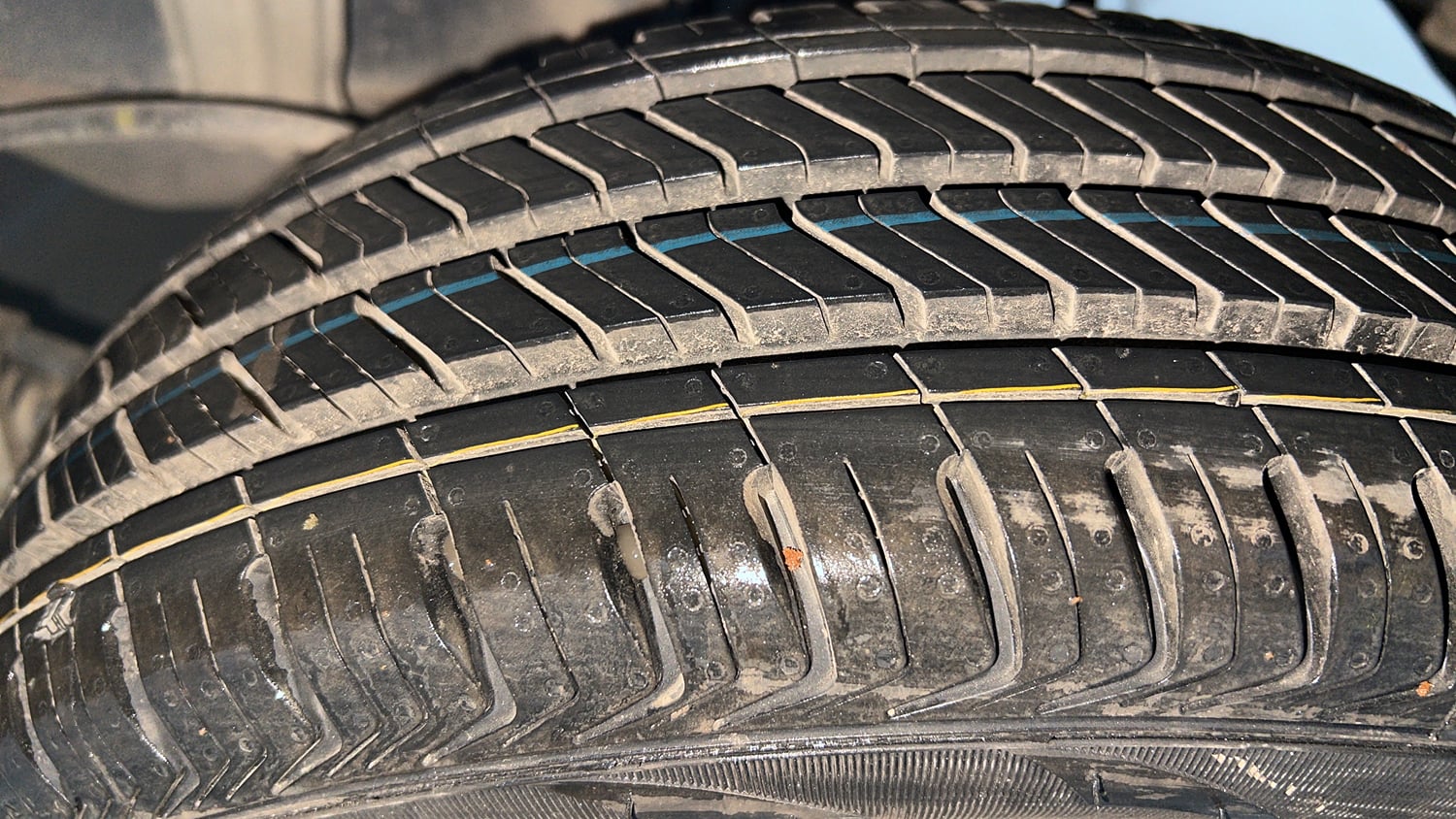 Used 2017 maruti-suzuki Alto K10 VXi (O) AMT Petrol Automatic tyres LEFT REAR TYRE TREAD VIEW