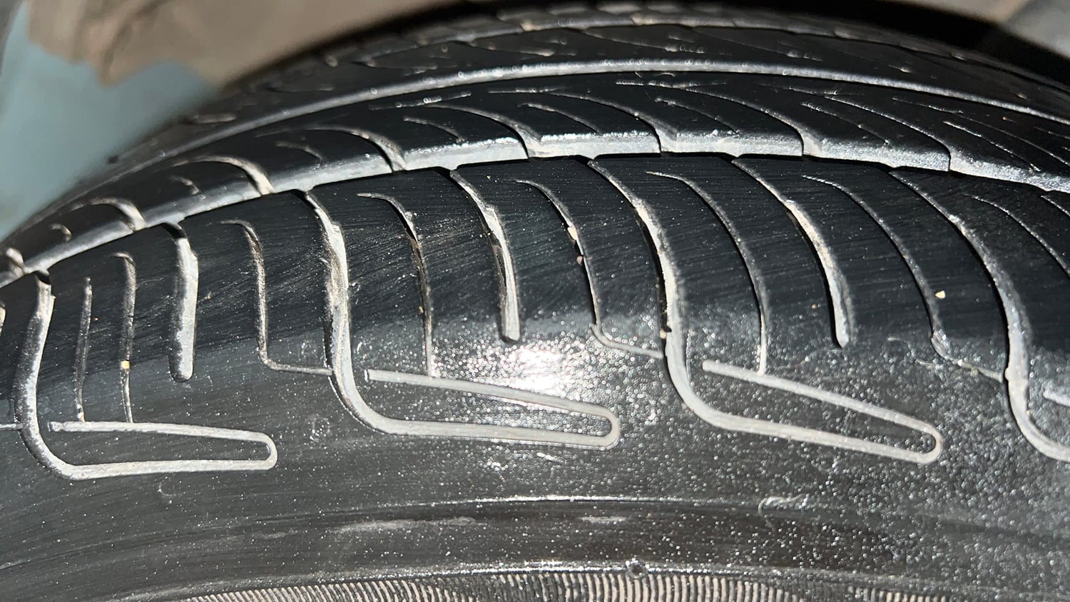 Used 2022 Hyundai Aura S 1.2 CNG Cng Manual tyres RIGHT REAR TYRE TREAD VIEW