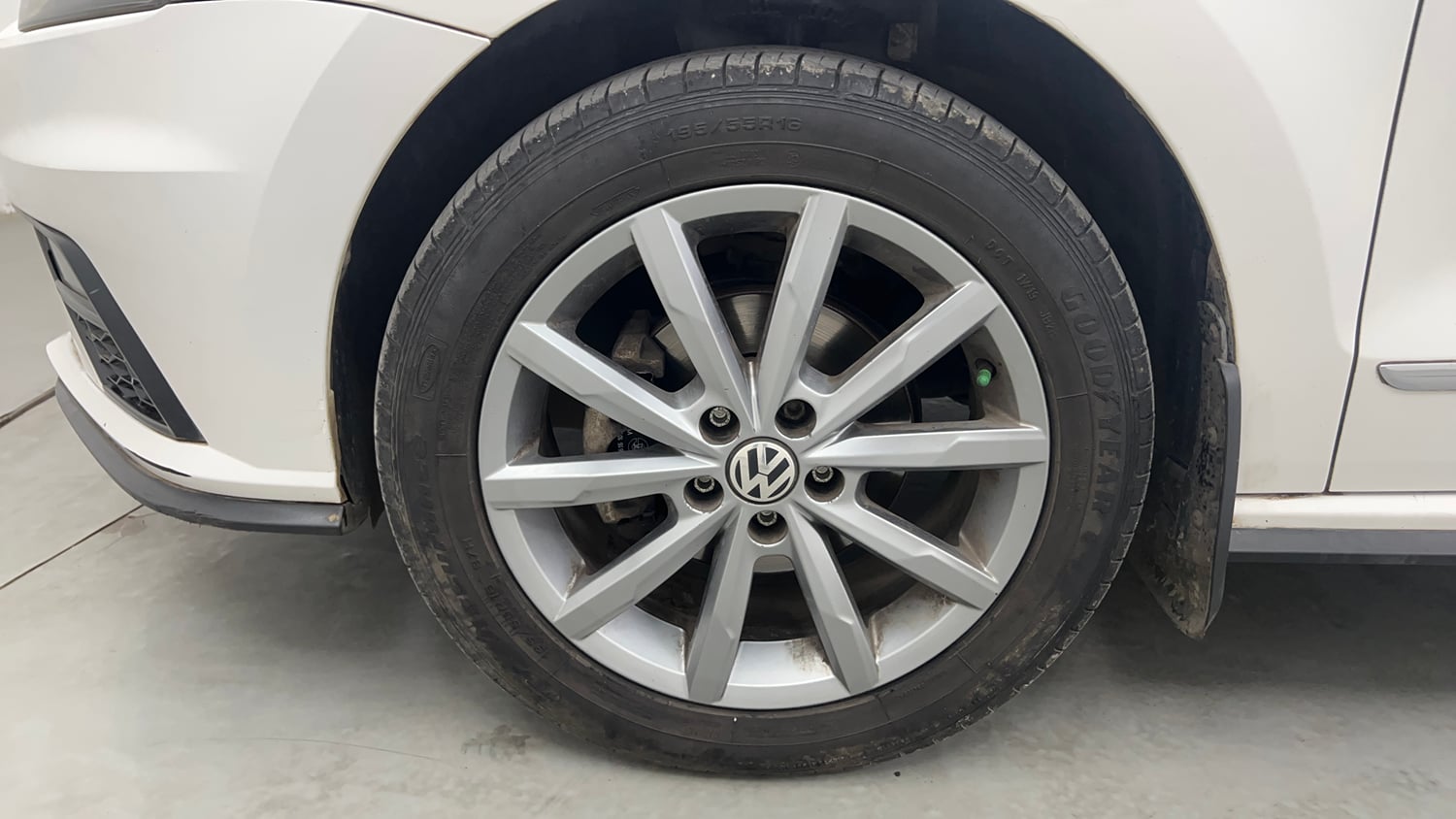 Used 2022 Volkswagen Vento Highline Plus 1.0L TSI Automatic Petrol Automatic tyres LEFT FRONT TYRE RIM VIEW