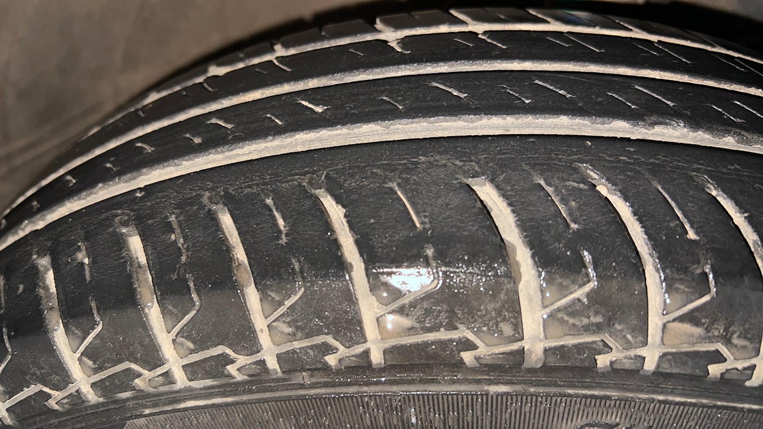 Used 2023 Maruti Suzuki Swift LXi Petrol Manual tyres RIGHT FRONT TYRE TREAD VIEW