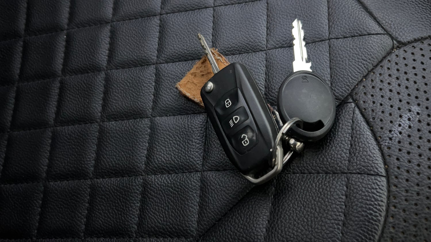Used 2019 Tata Tiago Revotron XZ Plus Dual Tone Petrol Manual extra CAR KEY VIEW