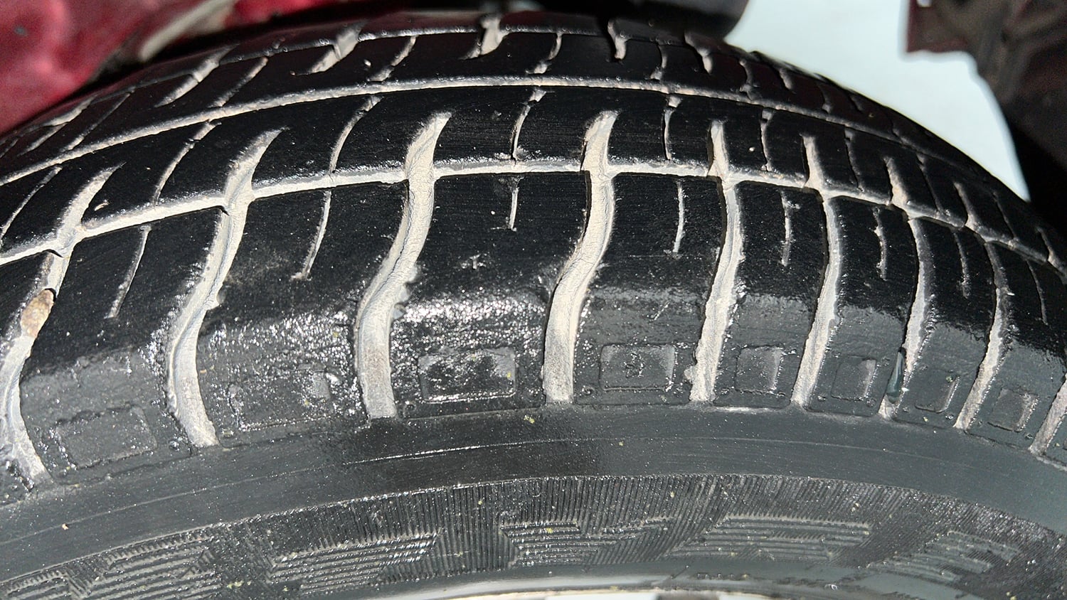 Used 2015 Hyundai Eon Era + Petrol Manual tyres LEFT REAR TYRE TREAD VIEW