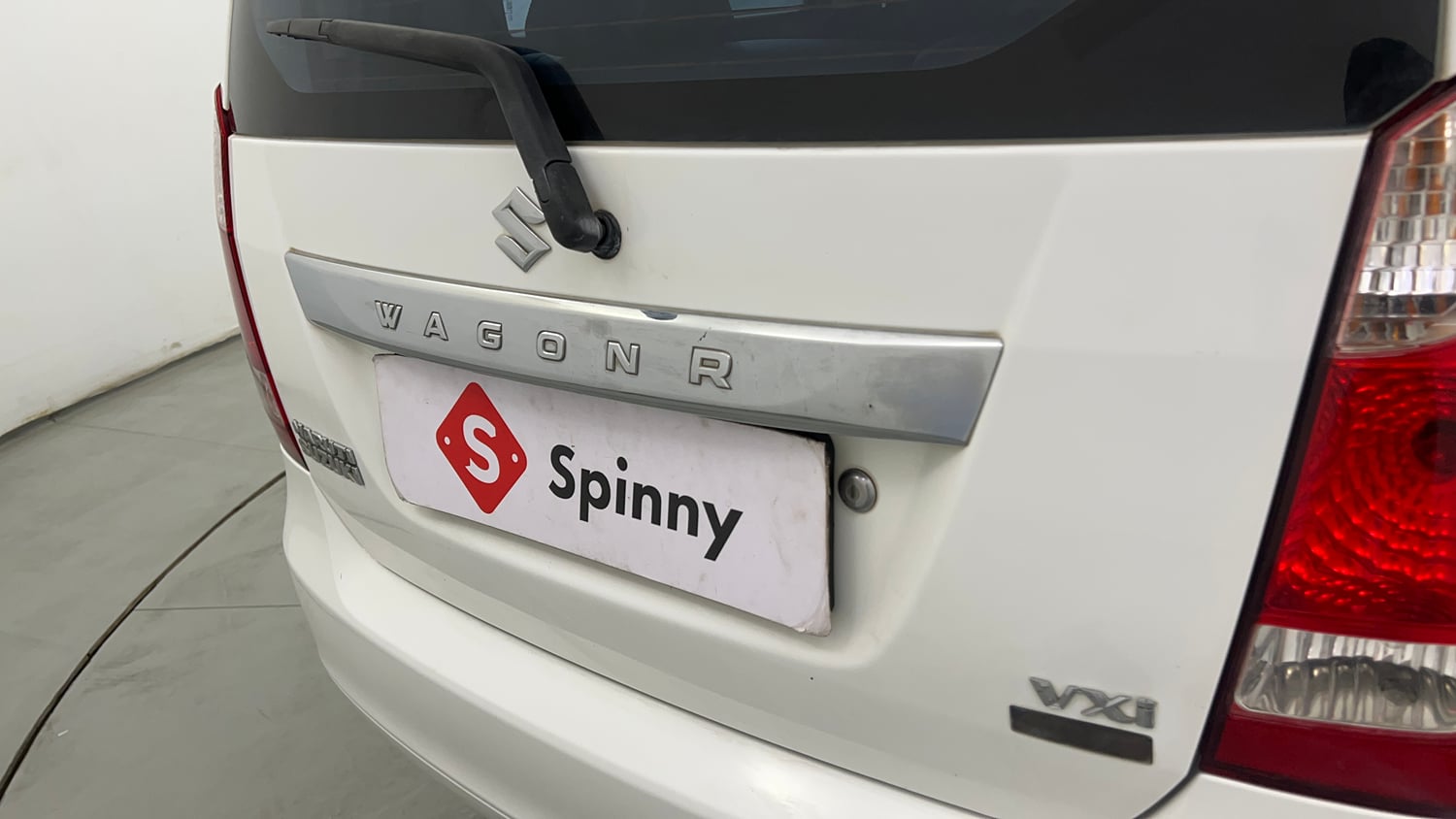 Used 2017 Maruti Suzuki Wagon R 1.0 VXI AMT (O) Petrol Automatic dents MINOR DENT