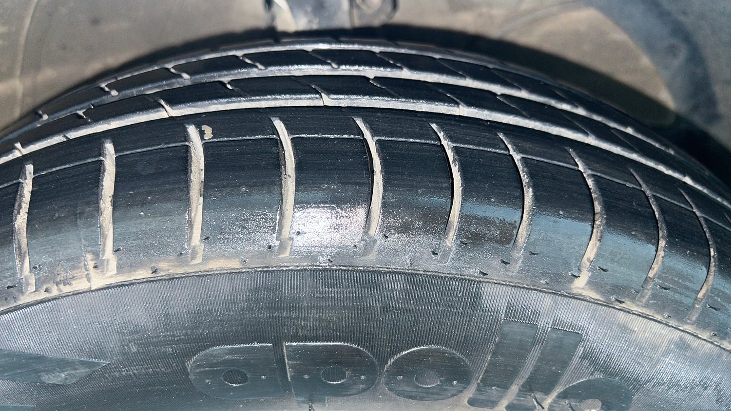 Used 2021 Maruti Suzuki Swift VXi Petrol Manual tyres RIGHT FRONT TYRE TREAD VIEW