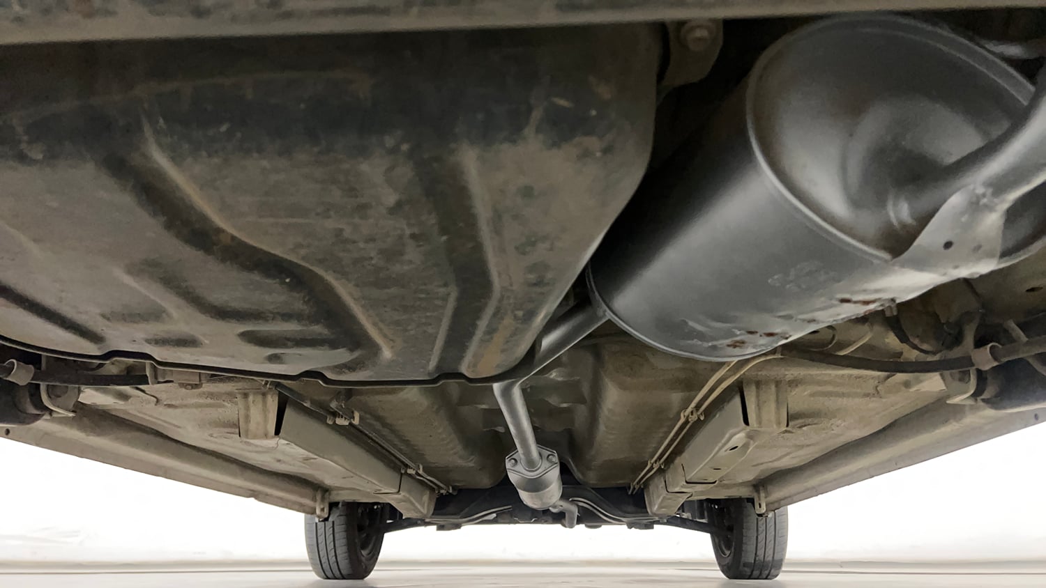 Used 2017 Maruti Suzuki Wagon R 1.0 VXI AMT (O) Petrol Automatic extra REAR UNDERBODY VIEW (TAKEN FROM REAR)