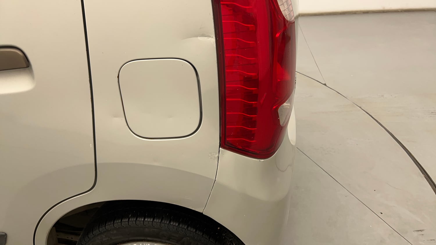 Used 2012 Maruti Suzuki Wagon R 1.0 VXI Petrol + CNG (Outside Fitted) Cng Manual dents MINOR DENT