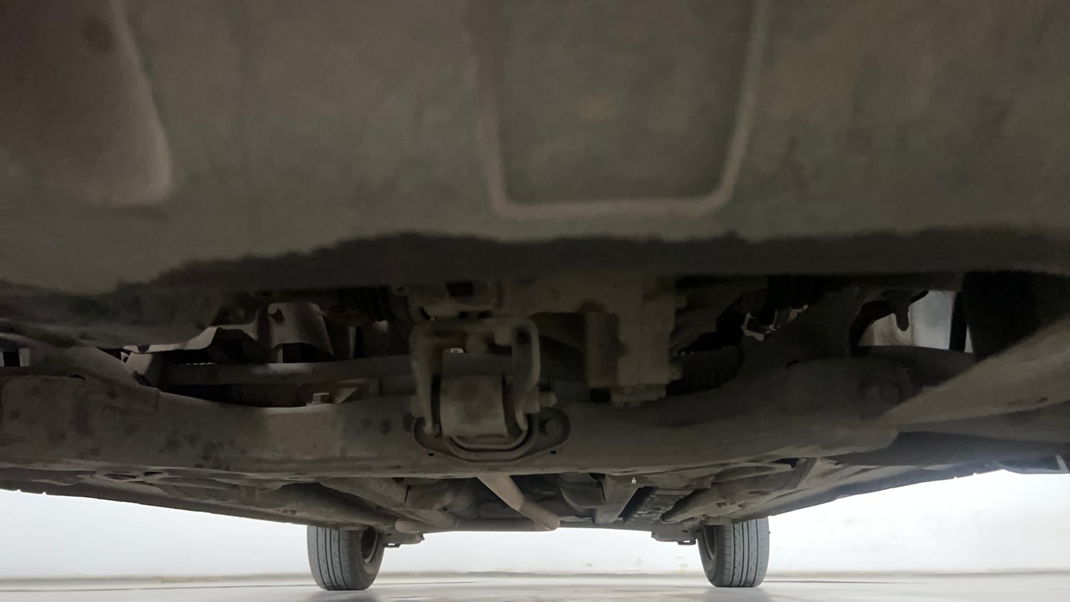 Used 2016 Hyundai Elite i20 Sportz 1.2 Petrol Manual extra FRONT LEFT UNDERBODY VIEW