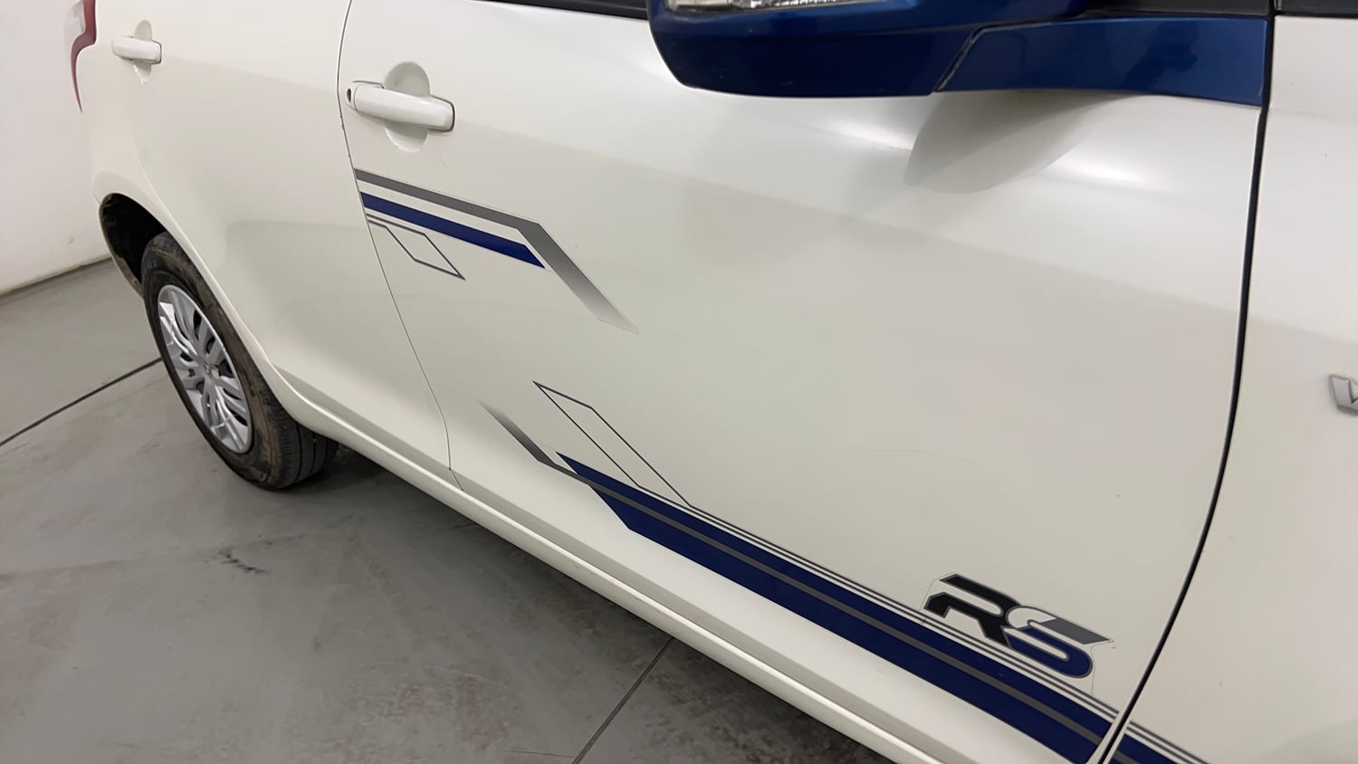 Used 2013 Maruti Suzuki Swift VXi Petrol Manual dents MINOR SCRATCH