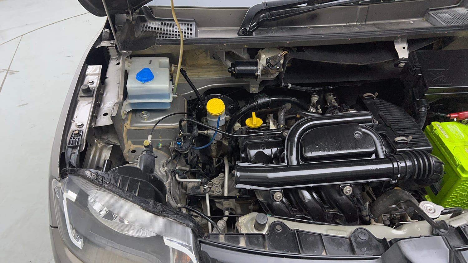 Used 2019 Renault Kwid 1.0 RXT AMT Opt Petrol Automatic engine ENGINE RIGHT SIDE VIEW