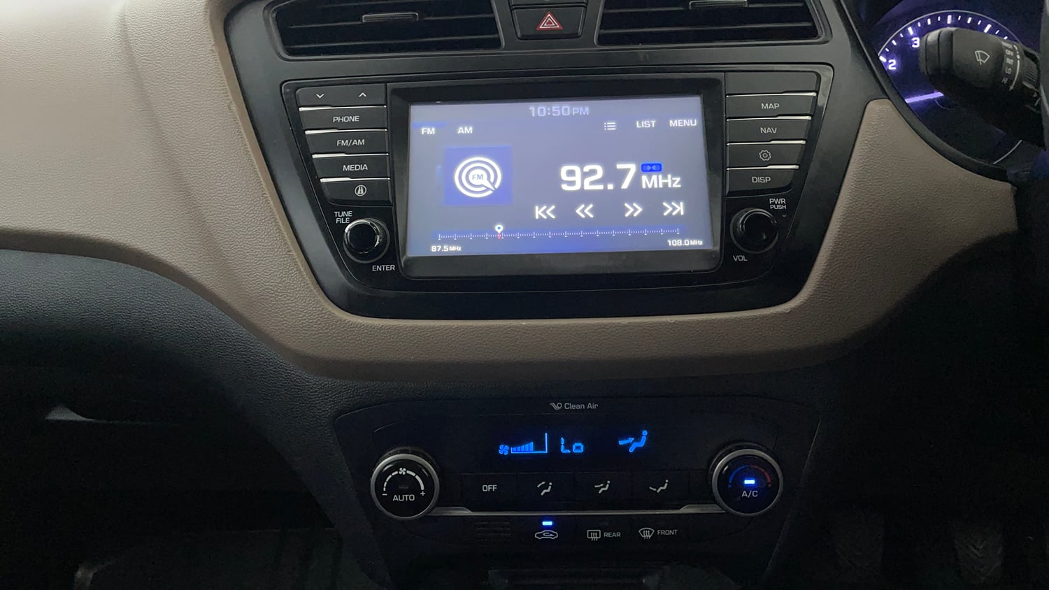 Used 2017 Hyundai Elite i20 Asta 1.2 Petrol Manual interior MUSIC SYSTEM & AC CONTROL VIEW