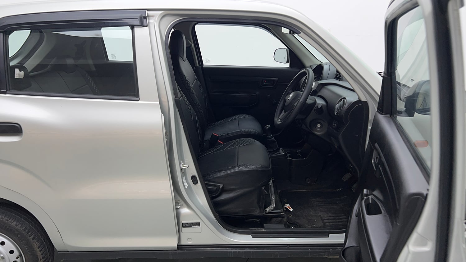 Used 2025 Maruti Suzuki S-Presso Lxi (O) Petrol Manual interior RIGHT SIDE FRONT DOOR CABIN VIEW
