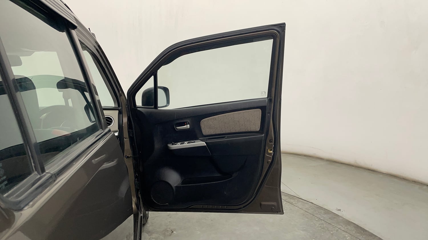 Used 2015 Maruti Suzuki Wagon R VXI Petrol Manual interior RIGHT FRONT DOOR OPEN VIEW