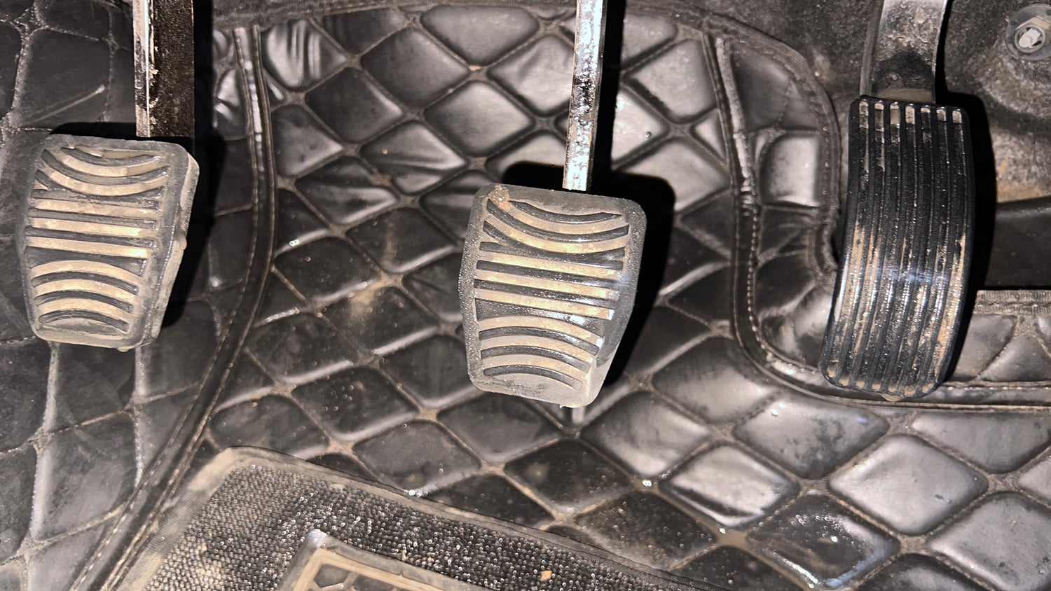Used 2024 Mahindra Thar LX Hard Top Diesel MT RWD Diesel Manual interior PEDALS VIEW