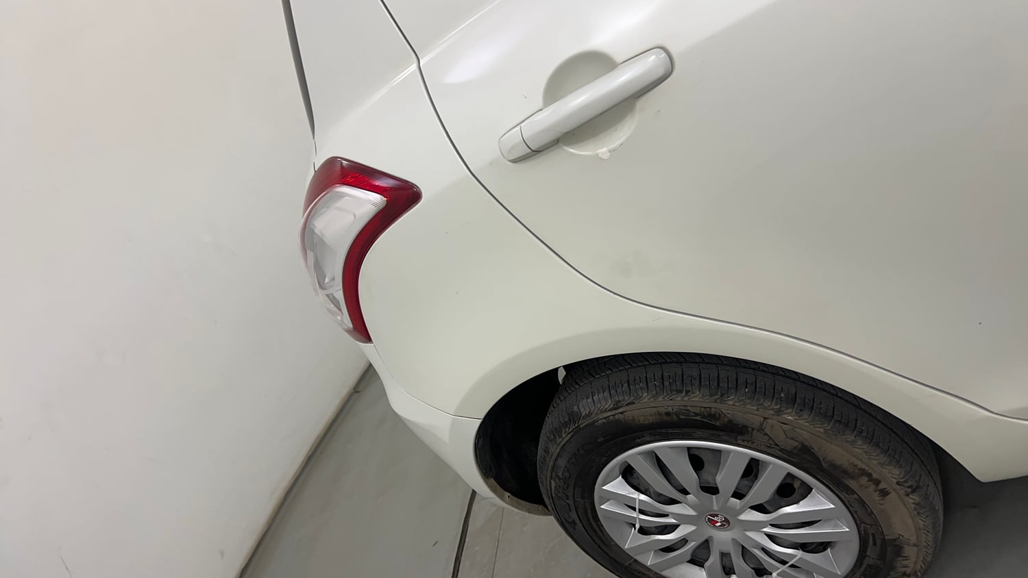 Used 2013 Maruti Suzuki Swift VXi Petrol Manual dents MINOR SCRATCH