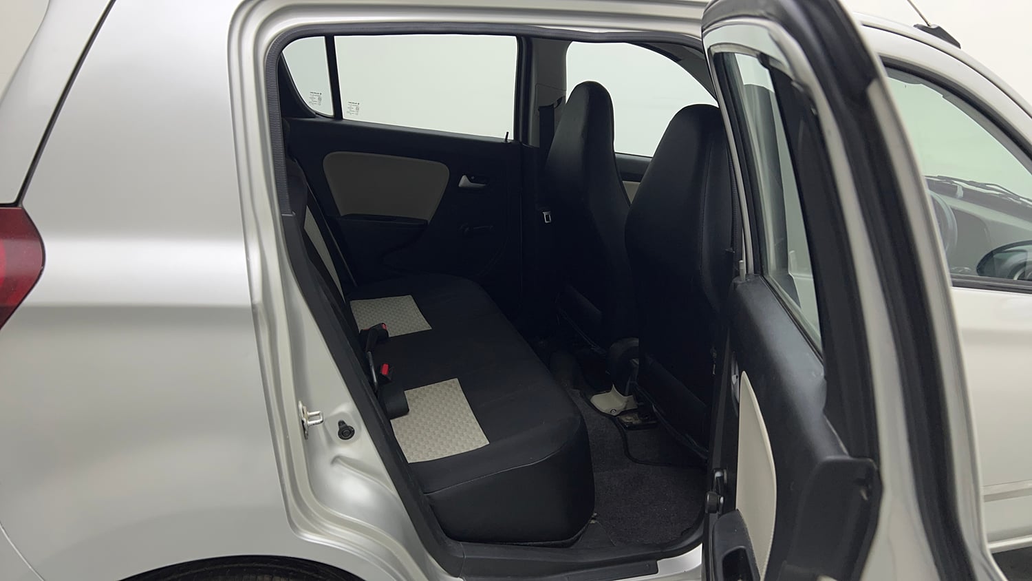 Used 2022 Maruti Suzuki Alto 800 LXi (O) Petrol Manual interior RIGHT SIDE REAR DOOR CABIN VIEW