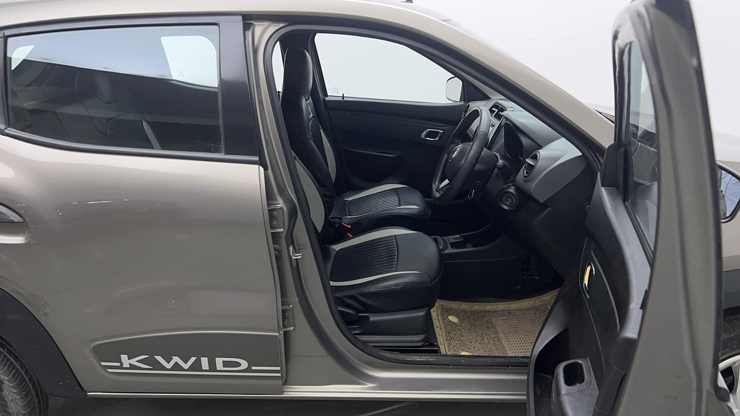 Used 2019 Renault Kwid 1.0 RXT AMT Opt Petrol Automatic interior RIGHT SIDE FRONT DOOR CABIN VIEW