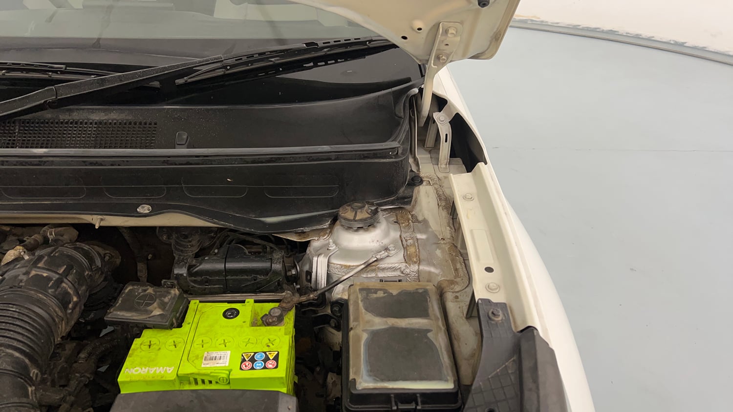 Used 2019 Hyundai Venue SX Plus 1.0 Turbo DCT Petrol Automatic engine ENGINE LEFT SIDE HINGE & APRON VIEW