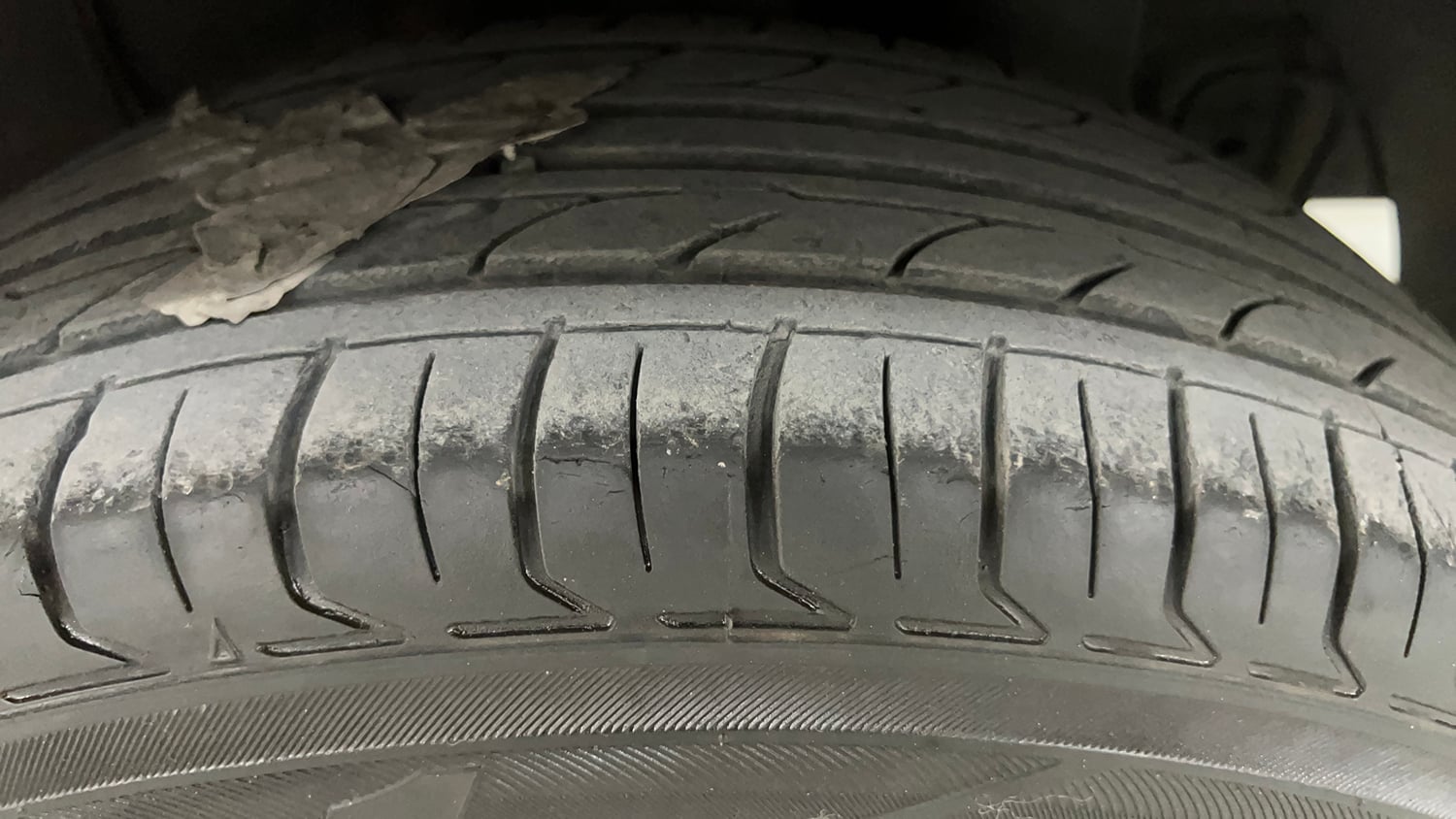 Used 2016 Hyundai Elite i20 Sportz 1.2 Petrol Manual tyres LEFT REAR TYRE TREAD VIEW