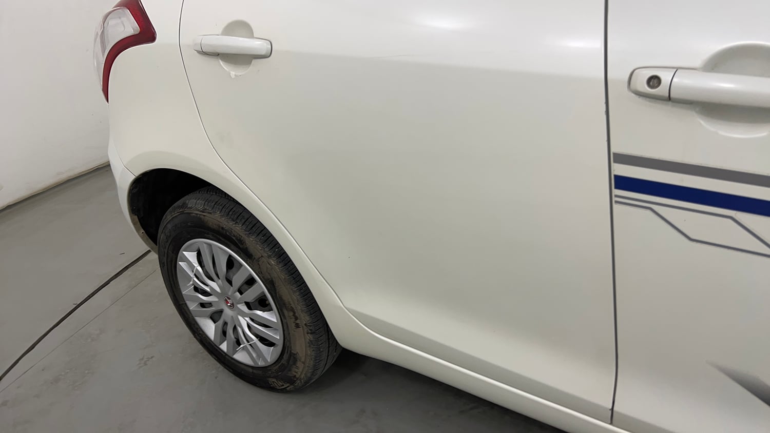 Used 2013 Maruti Suzuki Swift VXi Petrol Manual dents MINOR SCRATCH