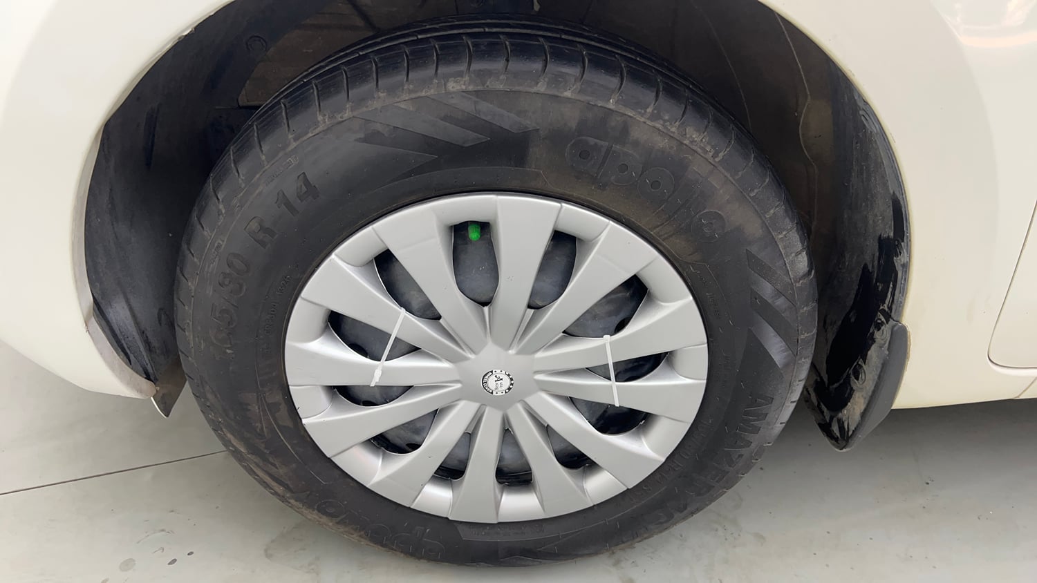 Used 2021 Maruti Suzuki Swift VXi Petrol Manual tyres LEFT FRONT TYRE RIM VIEW