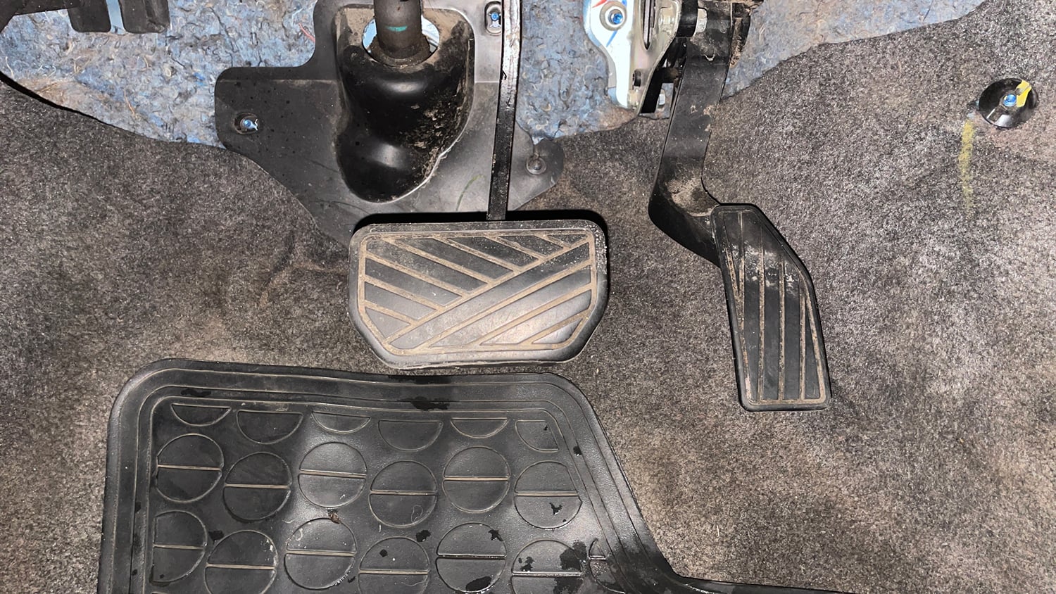Used 2016 Maruti Suzuki Celerio VXi AMT Petrol Automatic interior PEDALS VIEW