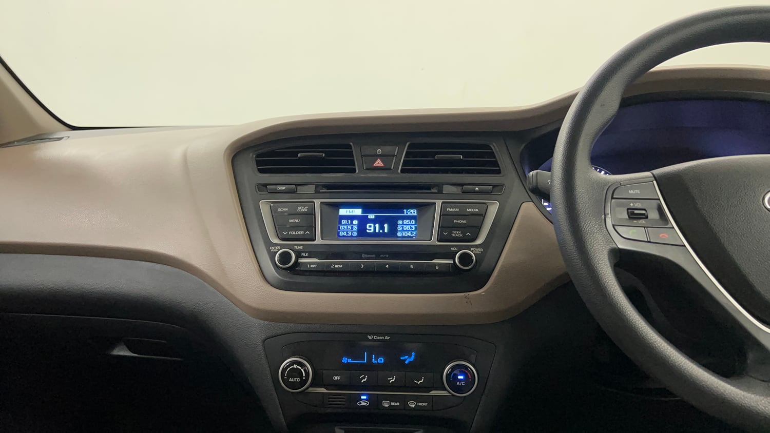 Used 2015 Hyundai Elite i20 Sportz 1.2 Petrol Manual interior MUSIC SYSTEM & AC CONTROL VIEW