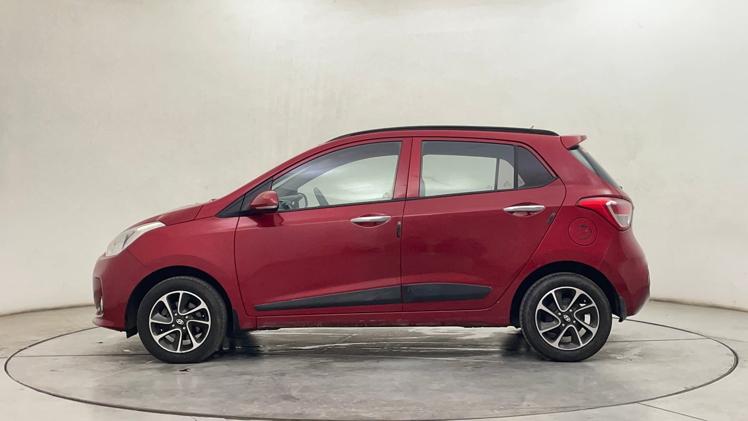 Used 2018 Hyundai Grand i10 Asta 1.2 Kappa VTVT Petrol Manual exterior LEFT SIDE VIEW