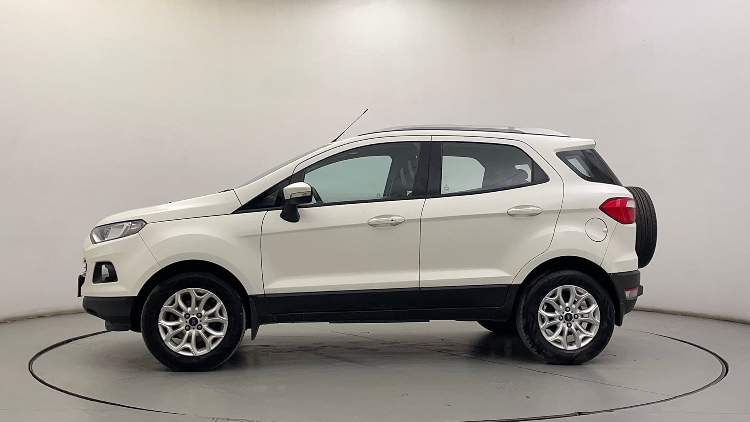 Used 2017 Ford EcoSport Titanium 1.5L TDCi Diesel Manual exterior LEFT SIDE VIEW