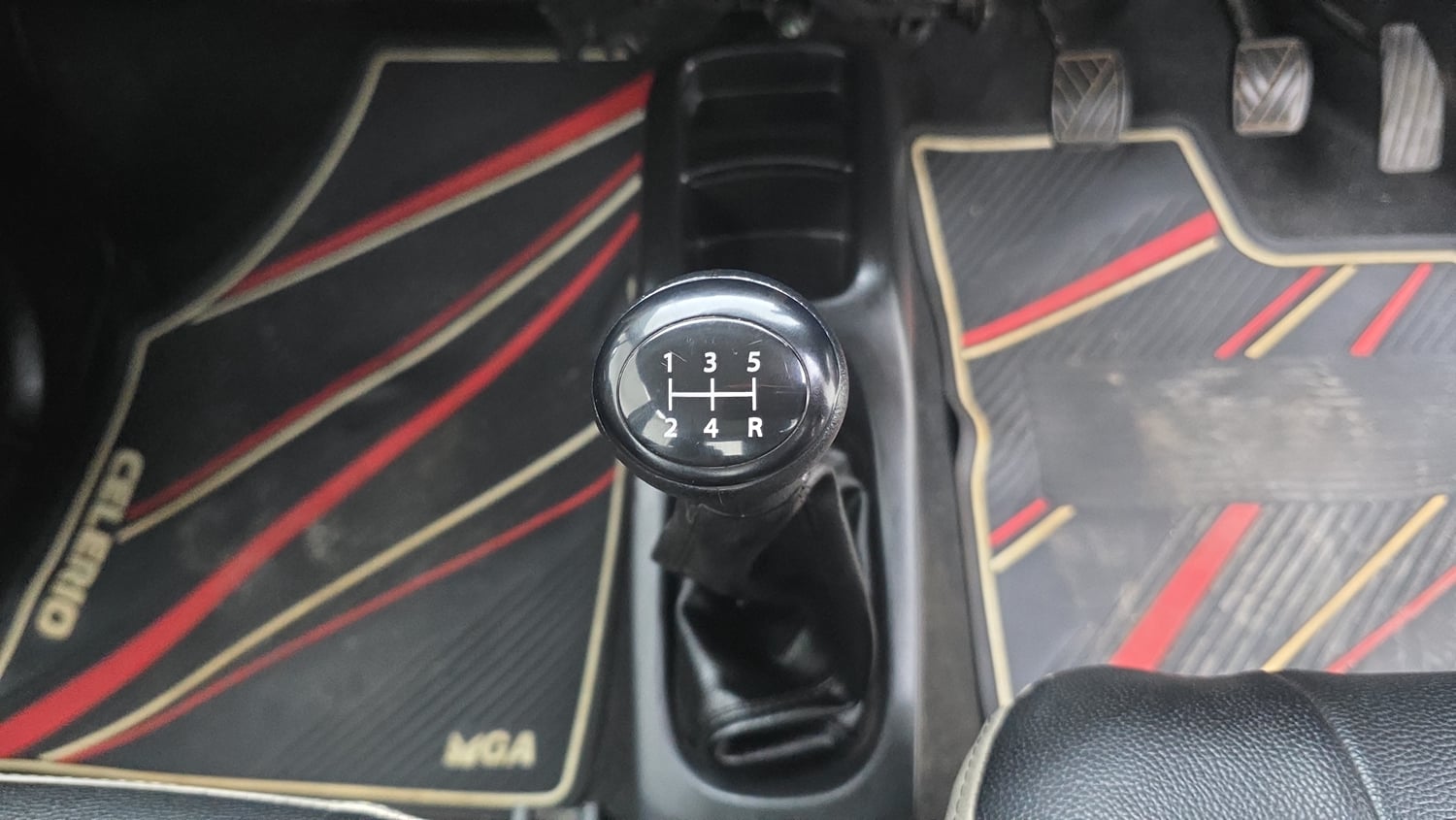 Used 2017 Maruti Suzuki Wagon R VXI Petrol Manual interior GEAR  KNOB VIEW