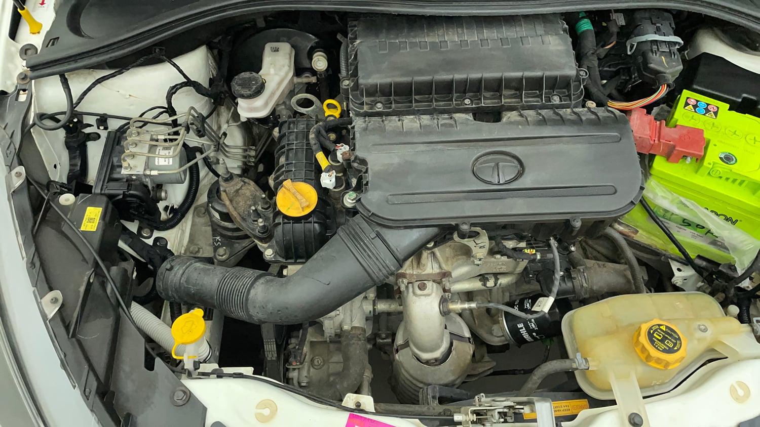 Used 2023 Tata Tiago XT (O) Petrol Manual engine ENGINE RIGHT SIDE VIEW