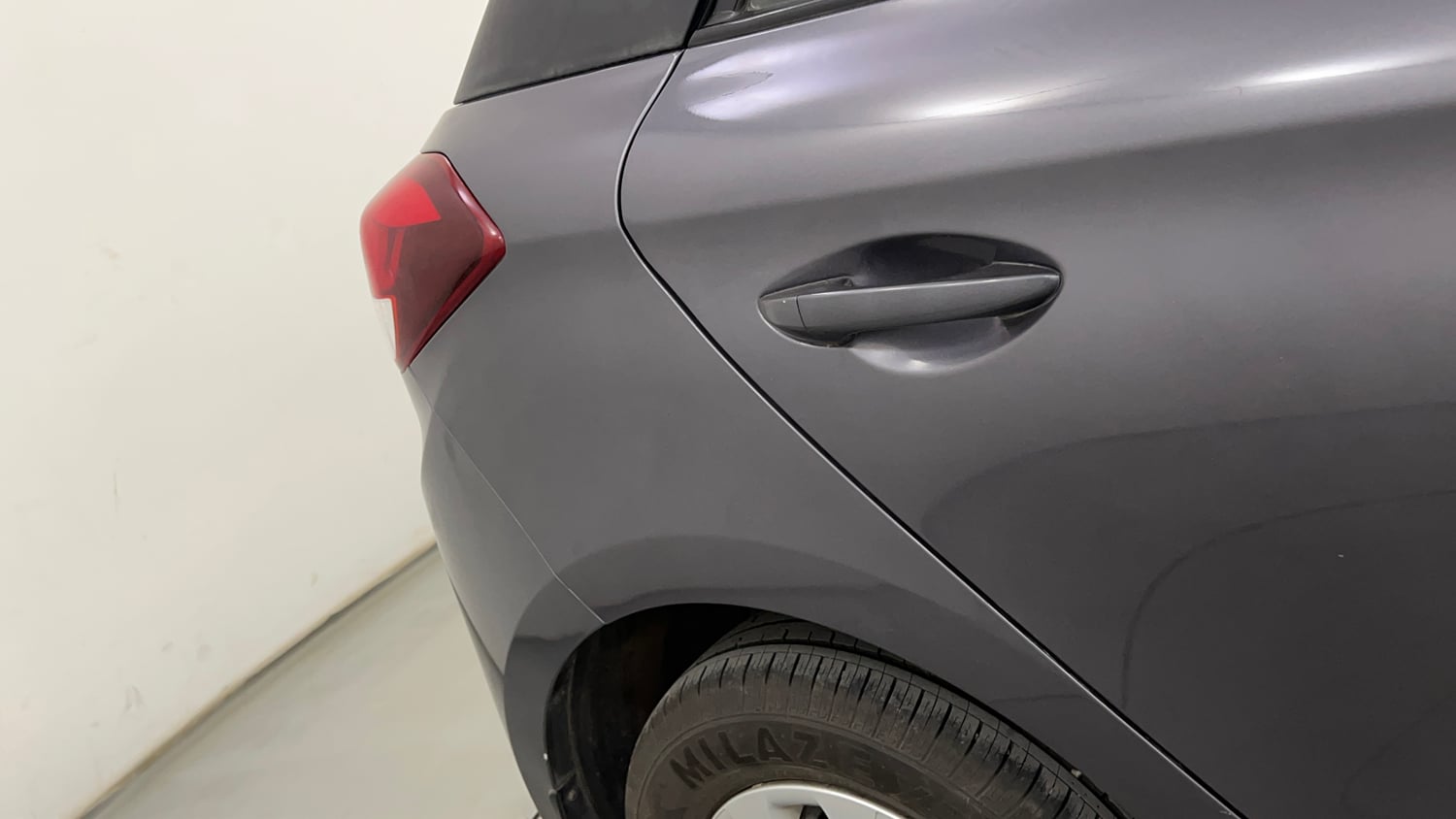 Used 2015 Hyundai Elite i20 Sportz 1.2 Petrol Manual dents MINOR SCRATCH