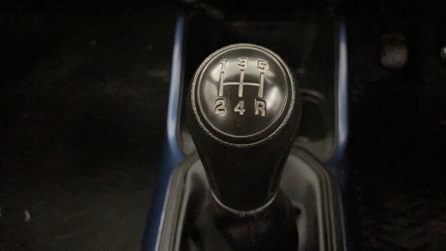 Used 2021 Maruti Suzuki Ignis Sigma 1.2 MT Petrol Manual interior GEAR  KNOB VIEW