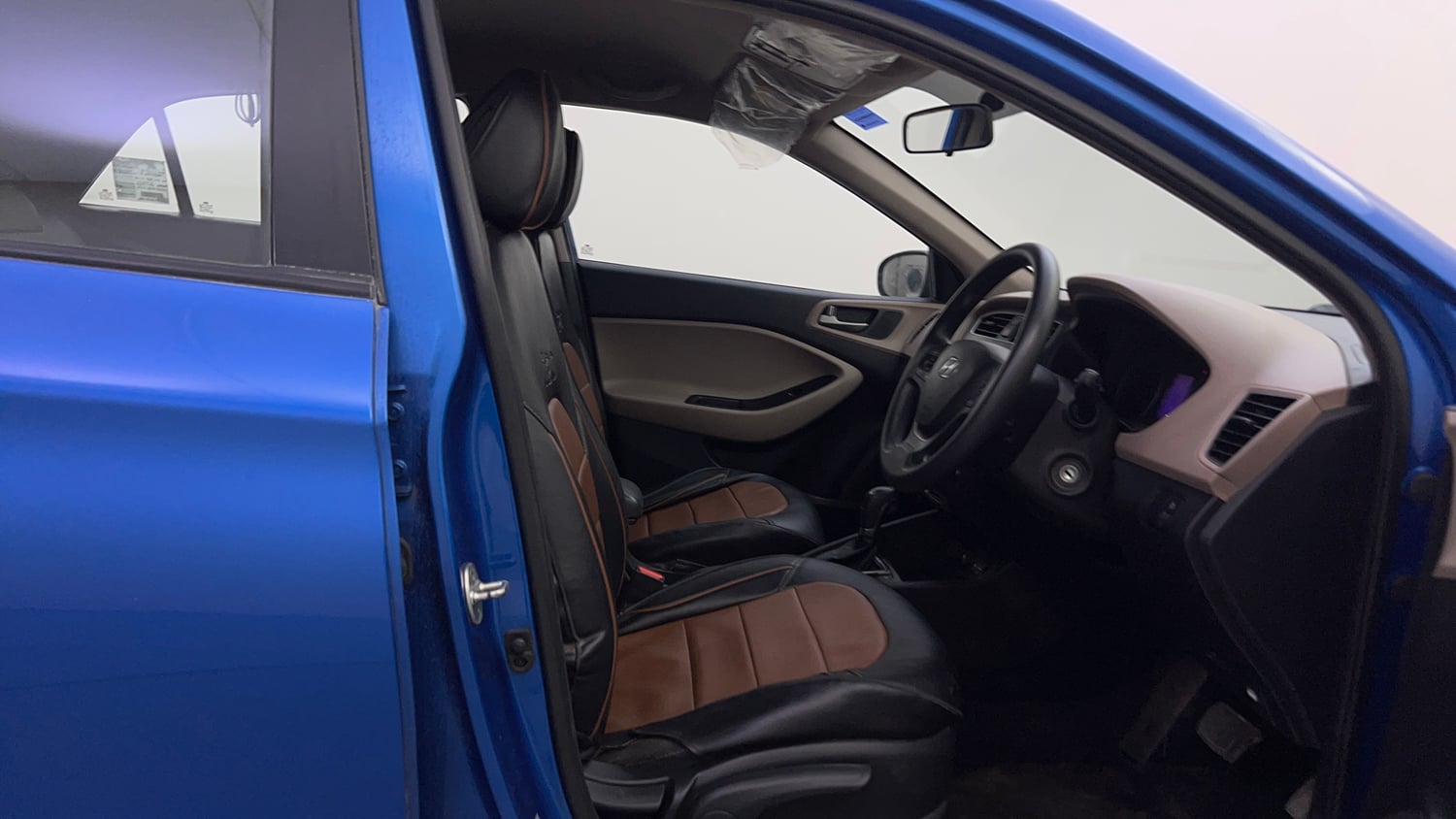 Used 2018 Hyundai Elite i20 Asta 1.2 AT Petrol Automatic interior RIGHT SIDE FRONT DOOR CABIN VIEW