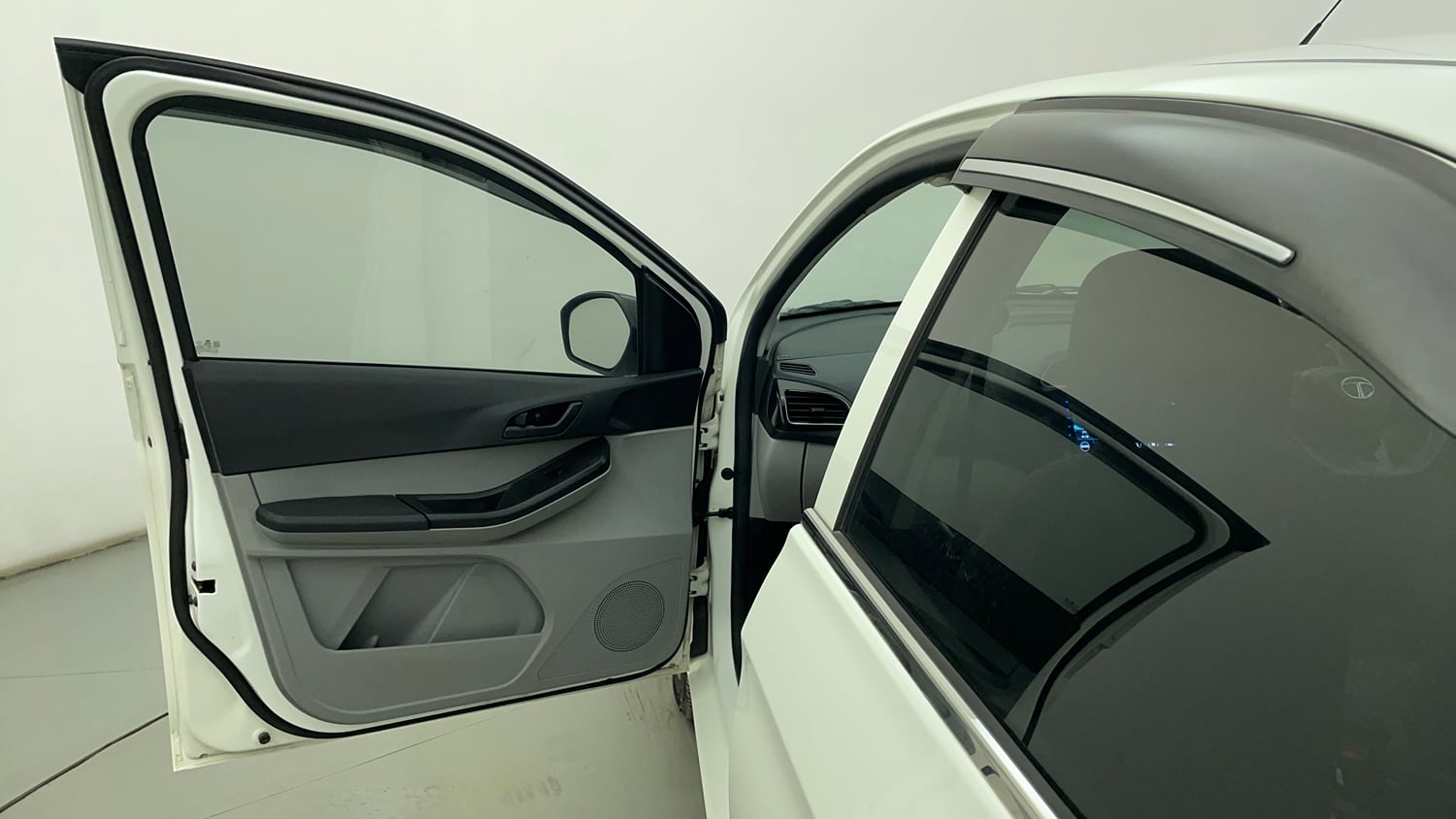 Used 2023 Tata Tiago XT (O) Petrol Manual interior LEFT FRONT DOOR OPEN VIEW