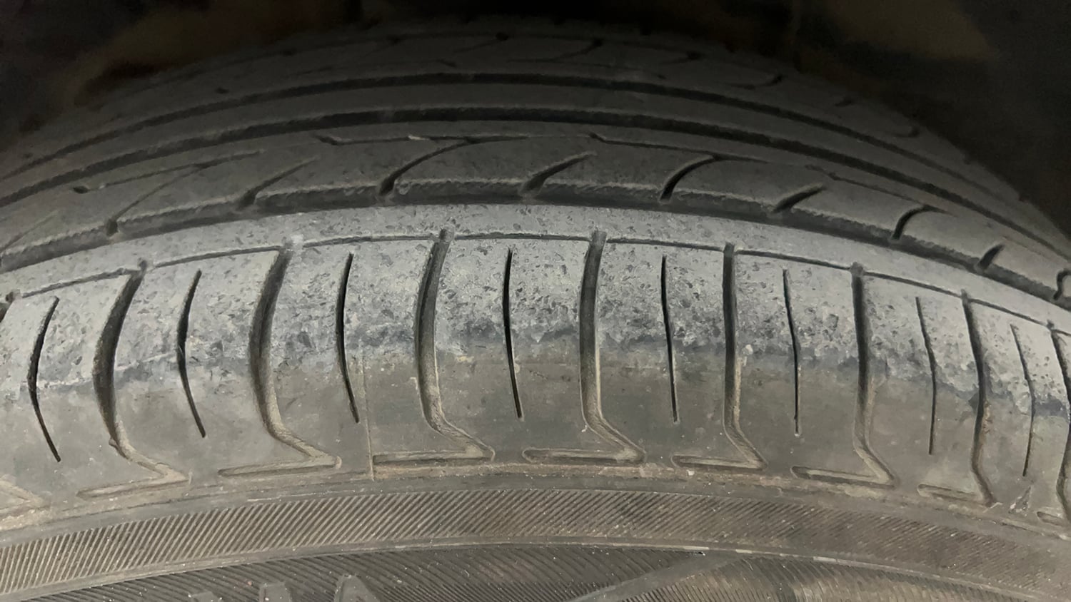 Used 2016 Hyundai Elite i20 Sportz 1.2 Petrol Manual tyres RIGHT REAR TYRE TREAD VIEW