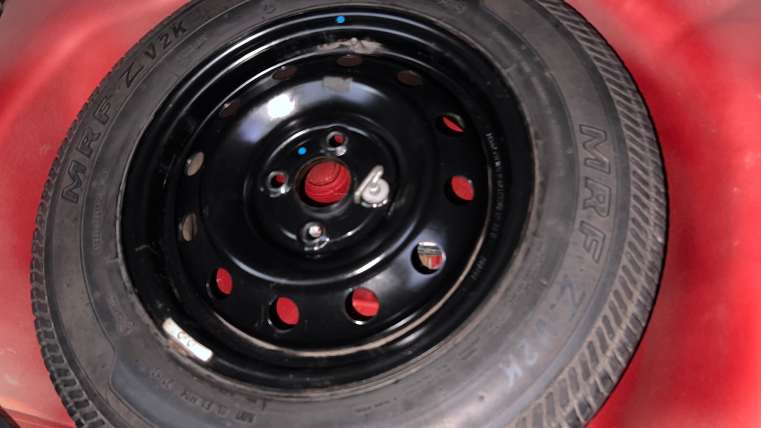 Used 2012 Maruti Suzuki Swift VXi Petrol Manual tyres SPARE TYRE VIEW