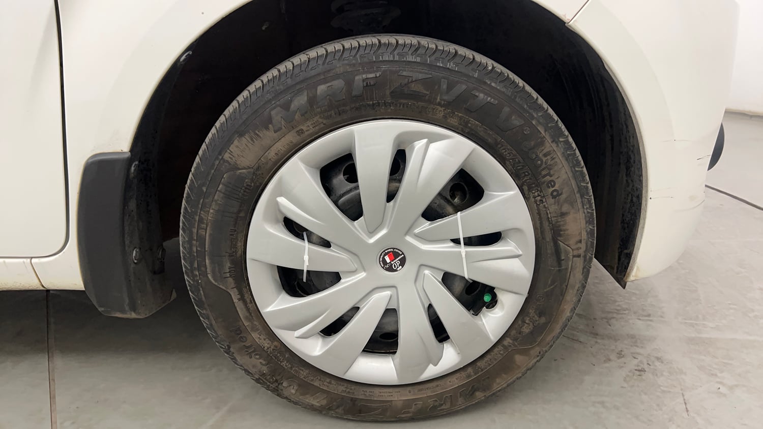 Used 2023 Maruti Suzuki Wagon R ZXI 1.2 Petrol Manual tyres RIGHT FRONT TYRE RIM VIEW