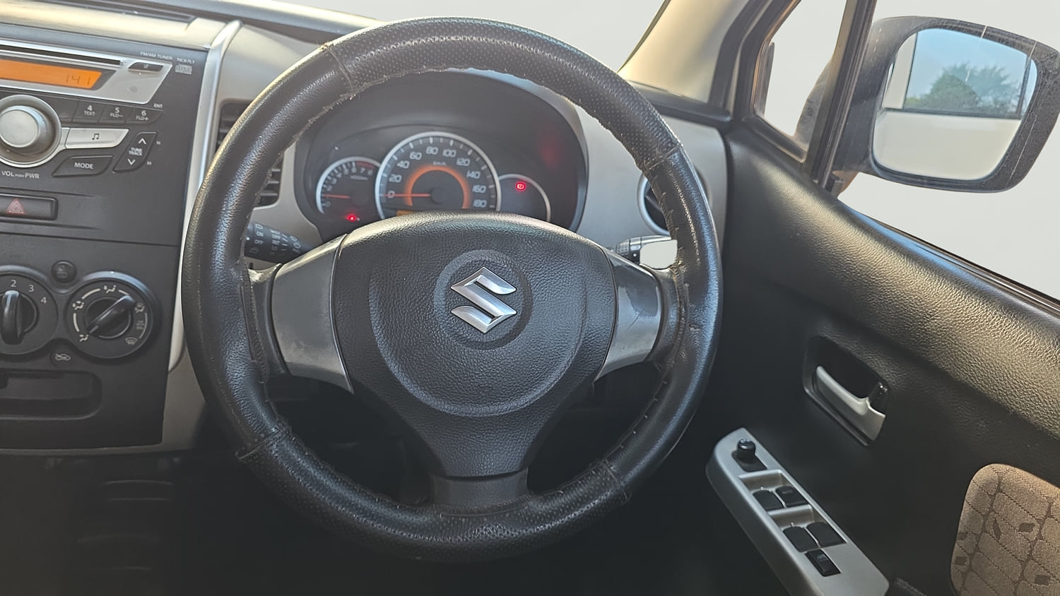 Used 2015 Maruti Suzuki Wagon R VXI Petrol Manual interior STEERING VIEW