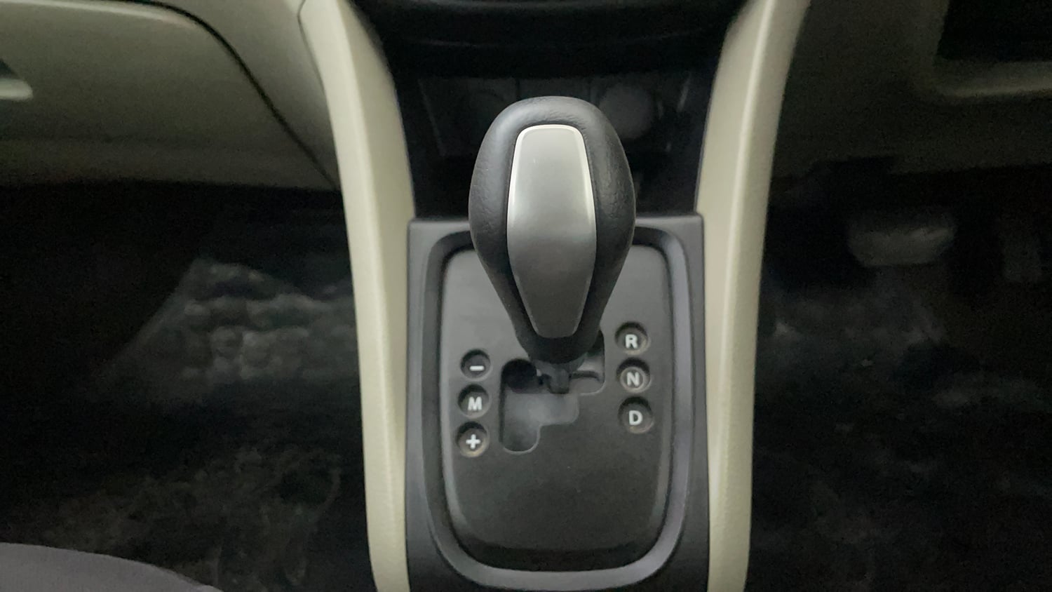 Used 2016 Maruti Suzuki Celerio VXi AMT Petrol Automatic interior GEAR  KNOB VIEW